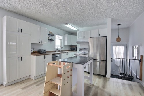 Cuisine - 5792 Boul. Témiscamingue, Rouyn-Noranda, QC - Indoor Photo Showing Kitchen
