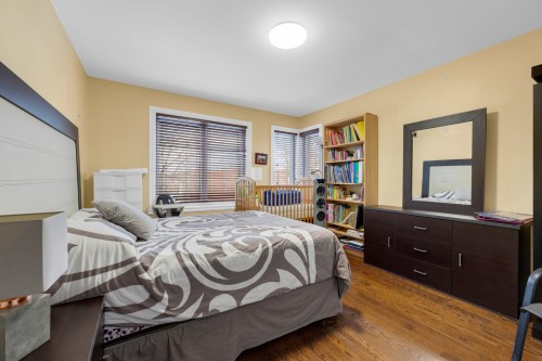 Bedroom - 6918  - 6918A Rue Lemieux, Montréal (Côte-Des-Neiges/Notre-Dame-De-Grâce), QC - Indoor Photo Showing Bedroom