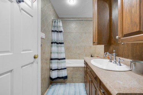 Bathroom - 6918  - 6918A Rue Lemieux, Montréal (Côte-Des-Neiges/Notre-Dame-De-Grâce), QC - Indoor Photo Showing Bathroom