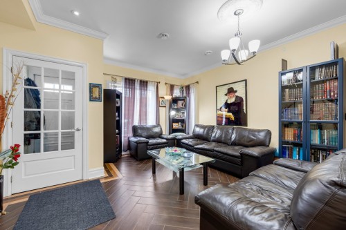 Living Room - 6918  - 6918A Rue Lemieux, Montréal (Côte-Des-Neiges/Notre-Dame-De-Grâce), QC - Indoor Photo Showing Living Room