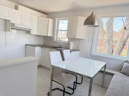 Cuisine - 951 Av. Champagnat, Laval (Saint-Vincent-De-Paul), QC - Indoor Photo Showing Kitchen