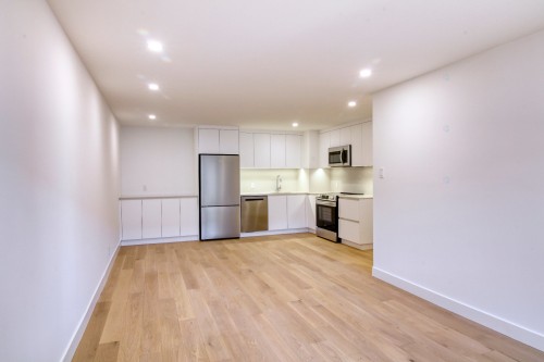 Living Room - 520-4800 Boul. De Maisonneuve O., Westmount, QC - Indoor Photo Showing Kitchen