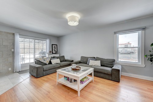 Living Room - 790 Rue Dufferin, Granby, QC - Indoor Photo Showing Living Room