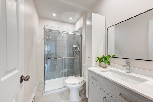 Bathroom - 790 Rue Dufferin, Granby, QC - Indoor Photo Showing Bathroom