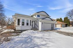 3 Myles Robinson WAY  Winnipeg, MB R3X 1M6