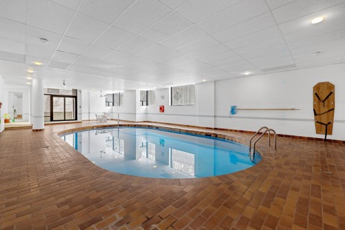 Piscine - 880-1250 Av. Des Pins O., Montréal (Ville-Marie), QC - Indoor Photo Showing Other Room With In Ground Pool