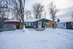 8 Wildwood DR Heyden, ON P6A 5K7