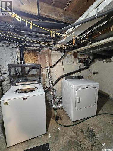 274 7Th Avenue E, Melville, SK - Indoor Photo Showing Laundry Room