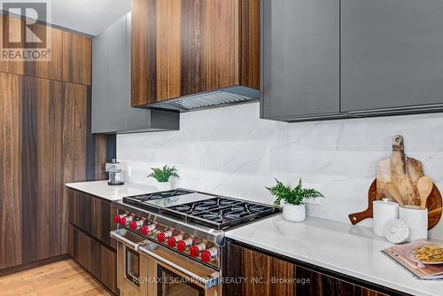 714 Atoka Drive, Mississauga, ON - Indoor Photo Showing Kitchen