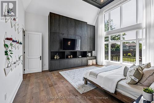 714 Atoka Drive, Mississauga, ON - Indoor Photo Showing Living Room