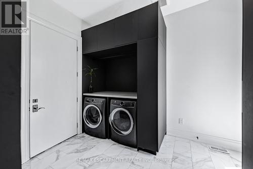 714 Atoka Drive, Mississauga, ON - Indoor Photo Showing Laundry Room