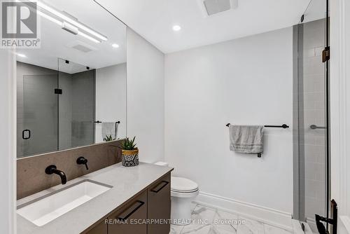 714 Atoka Drive, Mississauga, ON - Indoor Photo Showing Bathroom