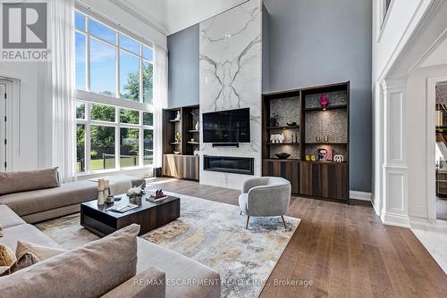 714 Atoka Drive, Mississauga, ON - Indoor Photo Showing Living Room With Fireplace
