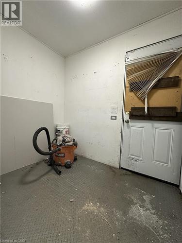31 Mckinstry Street, Hamilton, ON - Indoor