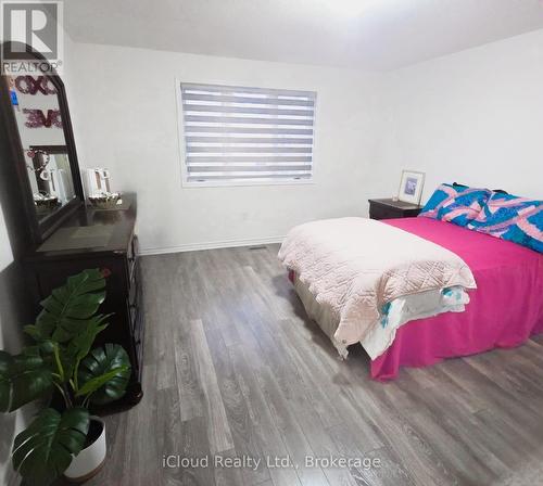 68 Phyllis Drive, Caledon, ON - Indoor Photo Showing Bedroom