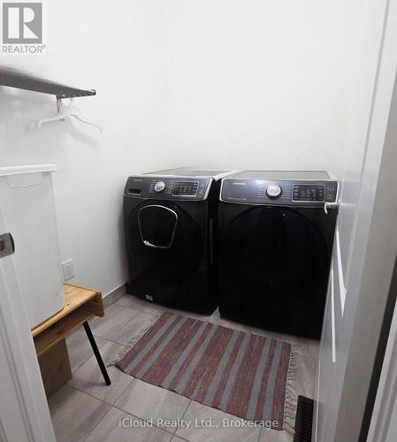 68 Phyllis Drive, Caledon, ON - Indoor Photo Showing Laundry Room
