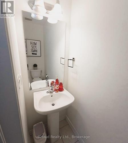 68 Phyllis Drive, Caledon, ON - Indoor Photo Showing Bathroom