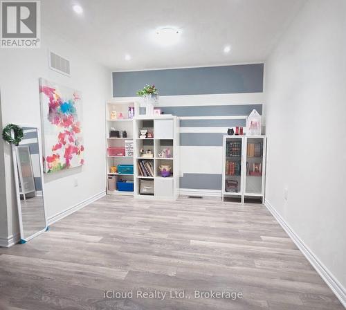 68 Phyllis Drive, Caledon, ON - Indoor Photo Showing Other Room