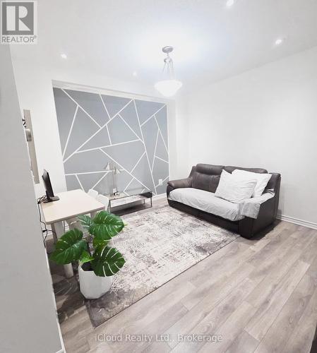 68 Phyllis Drive, Caledon, ON -  Photo Showing Other Room