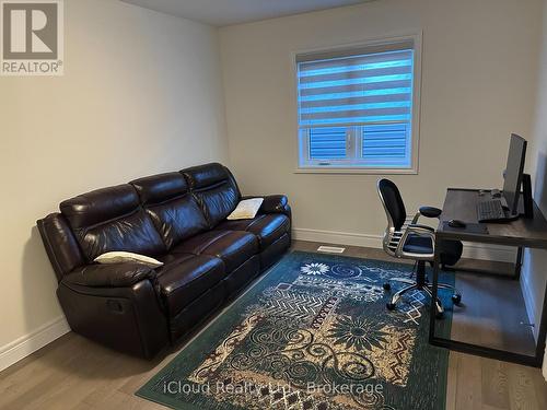 106 Queensgate Crescent, Woolwich, ON - Indoor Photo Showing Office