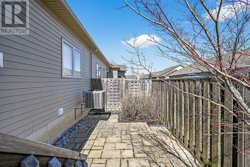 18 Ecker Lane, Hamilton, ON - Outdoor