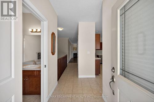 18 Ecker Lane, Hamilton, ON - Indoor Photo Showing Other Room