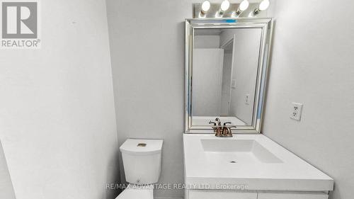 Update cabinetry and fixtures - 106 - 521 Riverside Drive, London North (North P), ON - Indoor Photo Showing Bathroom