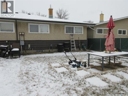 182 Rothwell Crescent, Regina, SK - Outdoor