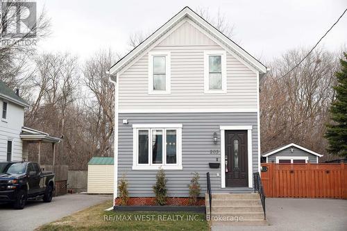 203 COURT STREET  Oshawa, ON L1H 4W6