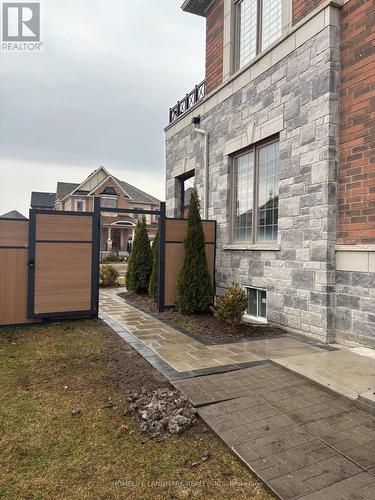 Basement - 64 Charlotte Abby Drive, East Gwillimbury, ON - Outdoor