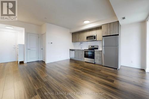 313 - 101 Cathedral High Street, Markham, ON - Indoor Photo Showing Kitchen