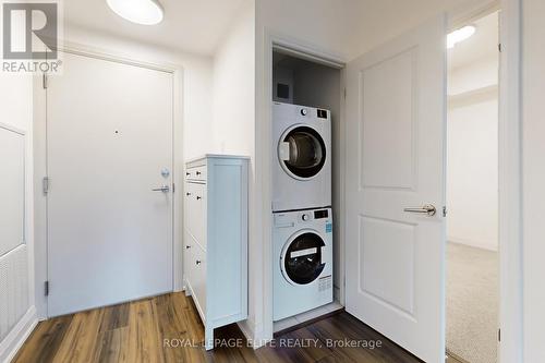 313 - 101 Cathedral High Street, Markham, ON - Indoor Photo Showing Laundry Room