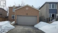 #UPPER - 41 BLAIR CRESCENT Barrie, ON L4M 5Y6