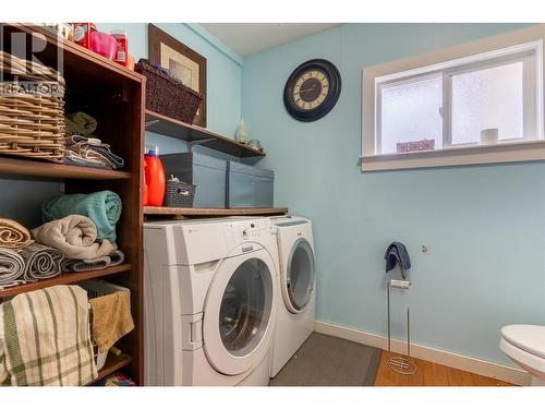 1556 Chasm Road, Clinton, BC - Indoor Photo Showing Laundry Room