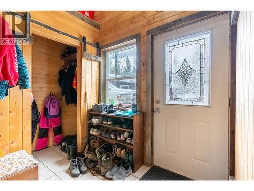1556 Chasm Road, Clinton, BC - Indoor Photo Showing Other Room