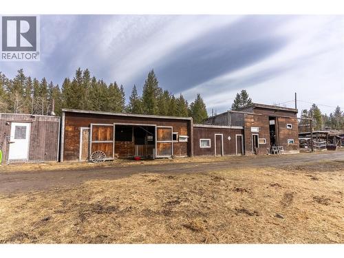 1556 Chasm Road, Clinton, BC - Outdoor With Deck Patio Veranda