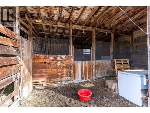 1556 Chasm Road, Clinton, BC - Indoor