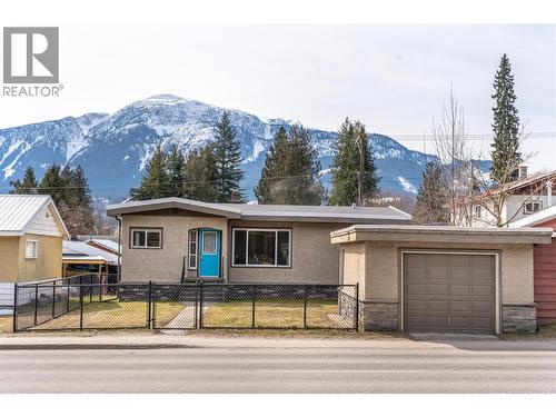 819 Victoria Road W  Revelstoke, BC V0E 2S0