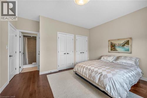 18 Ecker Lane, Hamilton, ON - Indoor Photo Showing Bedroom