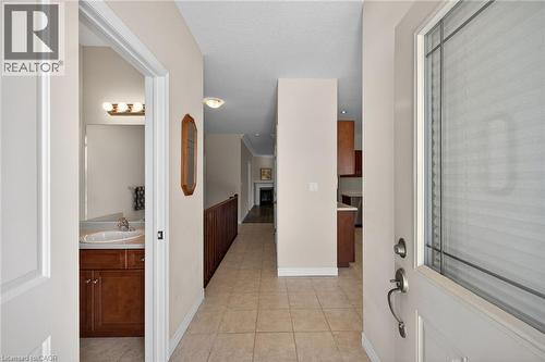 18 Ecker Lane, Hamilton, ON - Indoor Photo Showing Bathroom