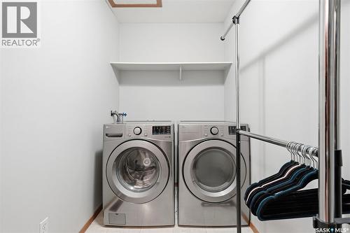 11 Columbia Drive, Saskatoon, SK - Indoor Photo Showing Laundry Room