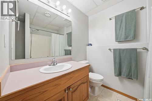 11 Columbia Drive, Saskatoon, SK - Indoor Photo Showing Bathroom