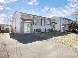 32 Contessa Court  Lower Sackville, NS B4C 3W3