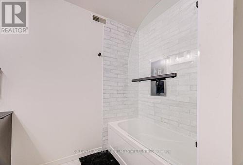 103 - 85 Spruce Street, Cambridge, ON - Indoor Photo Showing Bathroom