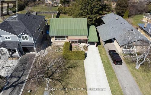 32 Broadleaf Road, Toronto, ON - Outdoor