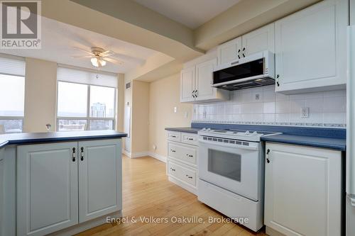 1402 - 442 Maple Avenue, Burlington (Brant), ON - Indoor Photo Showing Kitchen