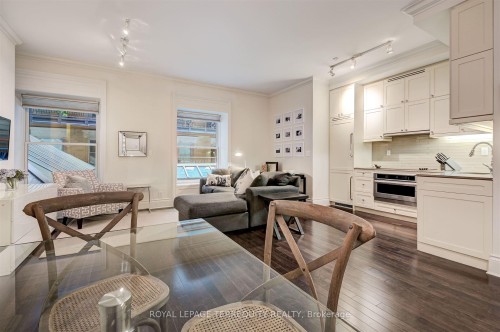 332-22 Leader Lane, Toronto, ON - Indoor