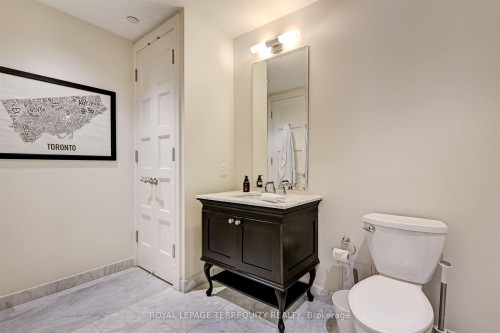 332-22 Leader Lane, Toronto, ON - Indoor Photo Showing Bathroom