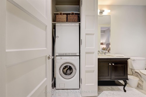 332-22 Leader Lane, Toronto, ON - Indoor Photo Showing Laundry Room