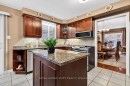 128 Nugent Drive, Hamilton, ON  - Indoor Photo Showing Kitchen 